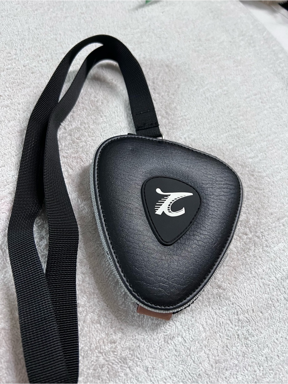 Takamine Guitar Pick Holder Pouch Black Leather Pick Case Strap Loop